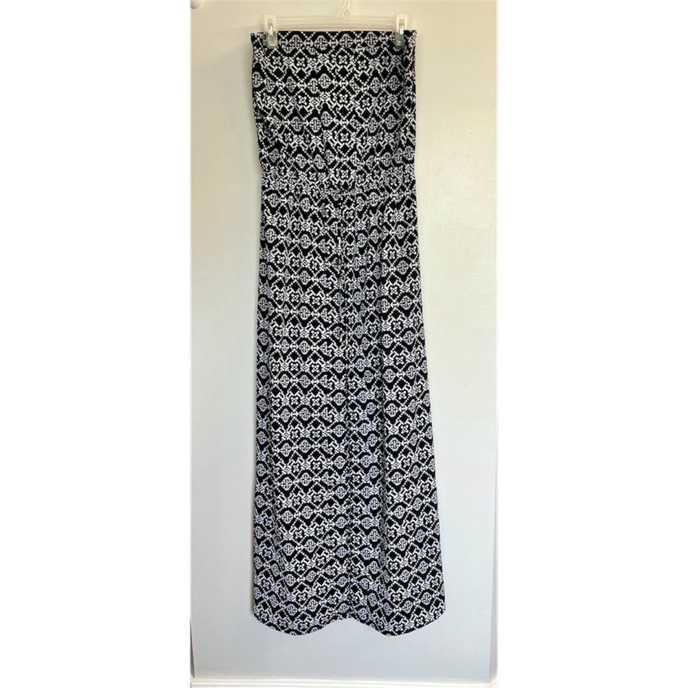Woman’s Size L Xhilaration Black/White Strapless Geometric Maxi Dress